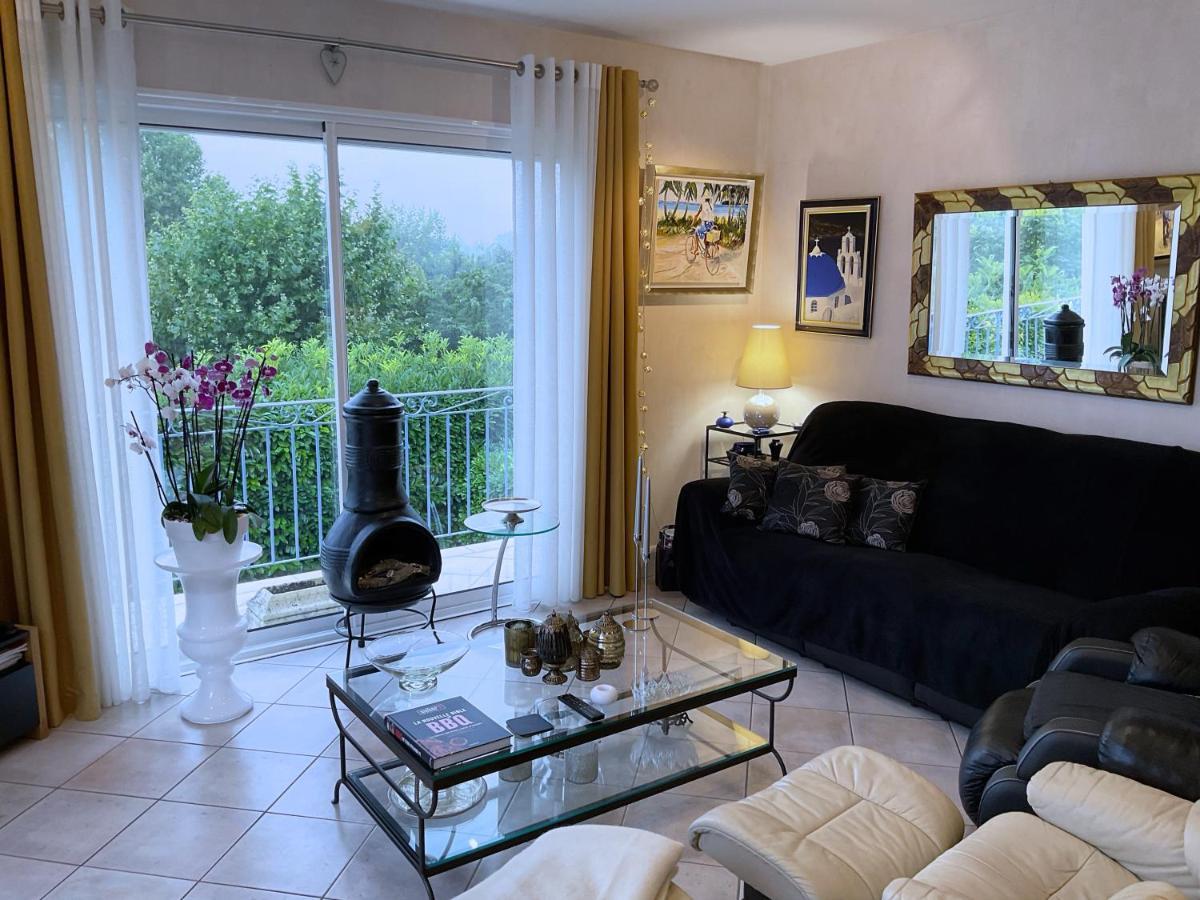 CHAMBRE D'HOTES Les Volets Bleus - VILLA L'OLIVIER côté mer Vaux-sur-Mer Exterior foto